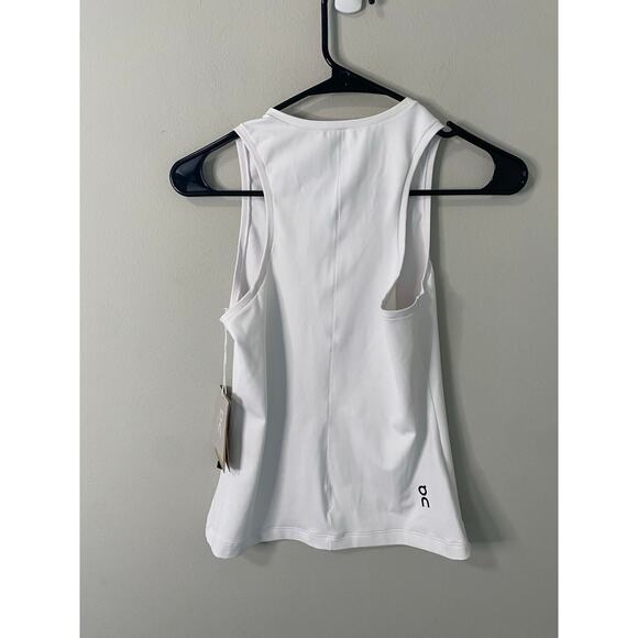 New On Running, Run on Clouds Women Studio Tank, Size Small - Picture 3 of 3